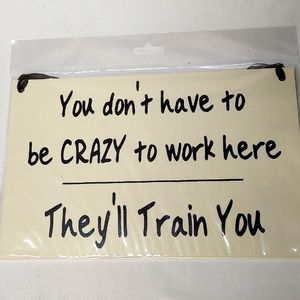 Cute hanging wall plate.   5 2/8"× 8 1/2".